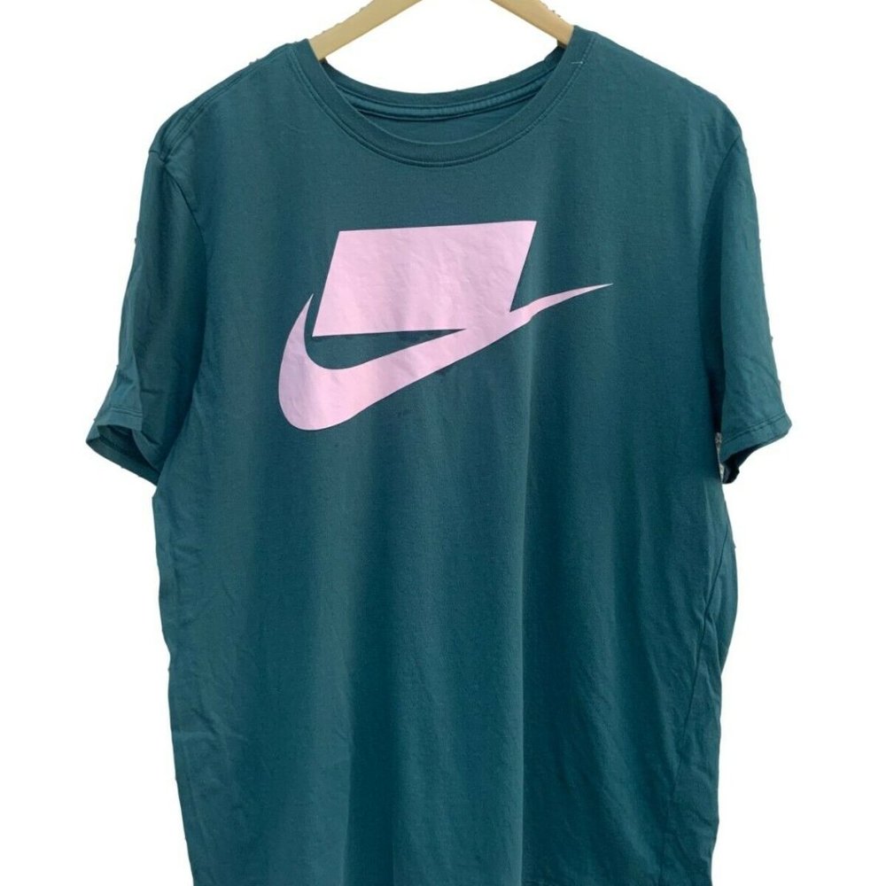 Nike Tee Athletic Cut Crewneck Graphic T-shirt 